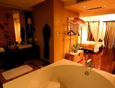 南京栖霞养生会所的黄昏恋：当爱情遇上八十岁